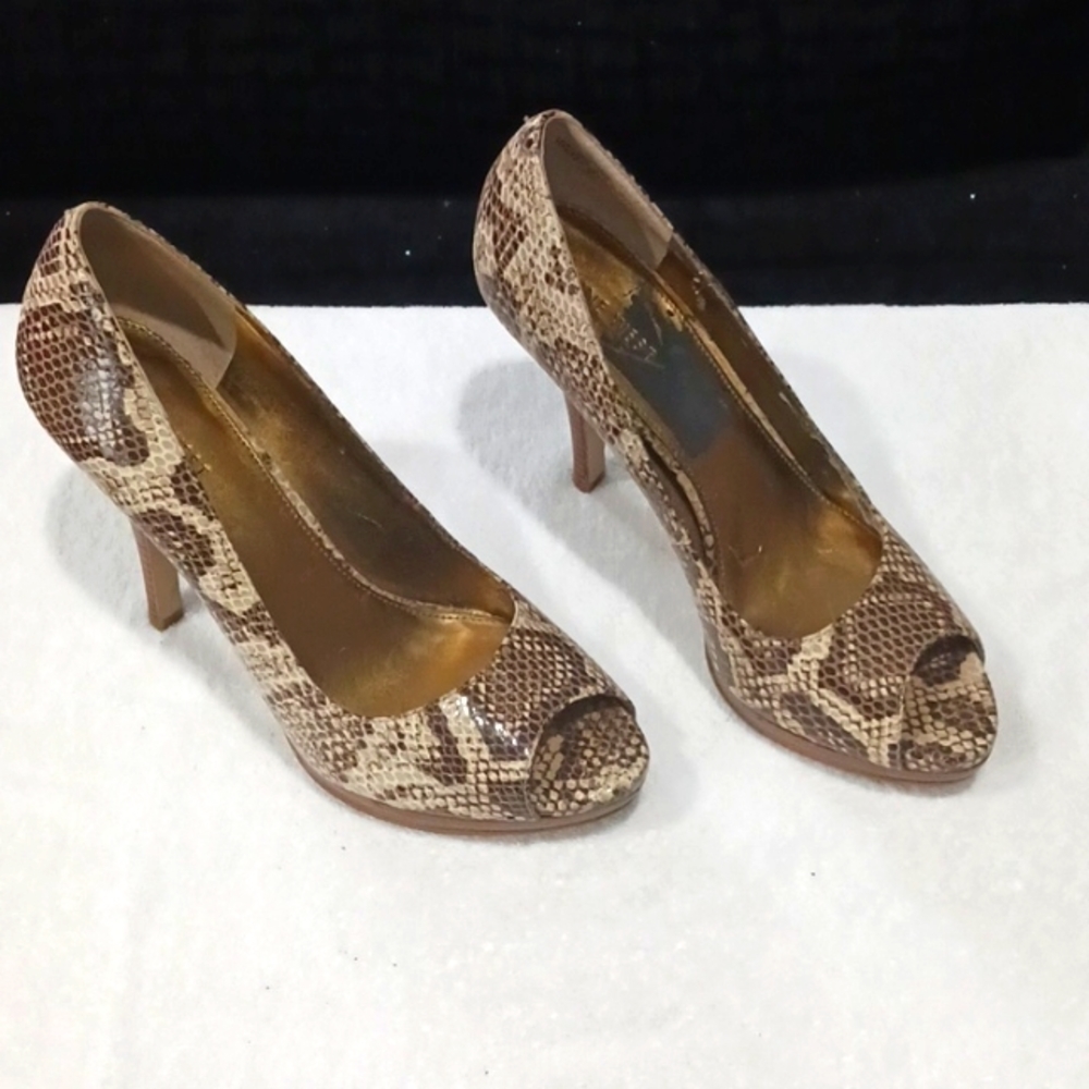NINE WEST, SNAKE SKIN, PLATFORM, PEEP TOE Size 7 1/2. - Picture 11 of 12